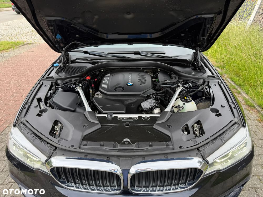 BMW Seria 5 520d xDrive M Sport sport - 19