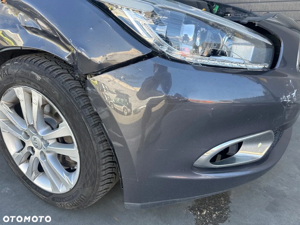 Kia Ceed - 13