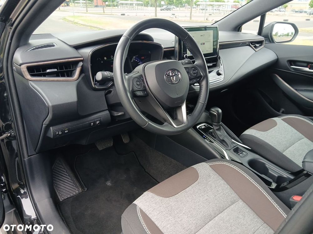 Toyota Corolla 2.0 Hybrid Trek - 17