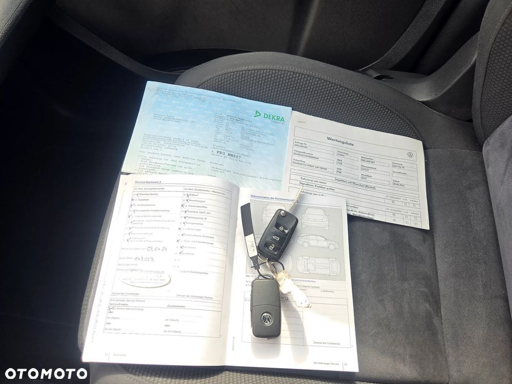 Volkswagen Touran - 16