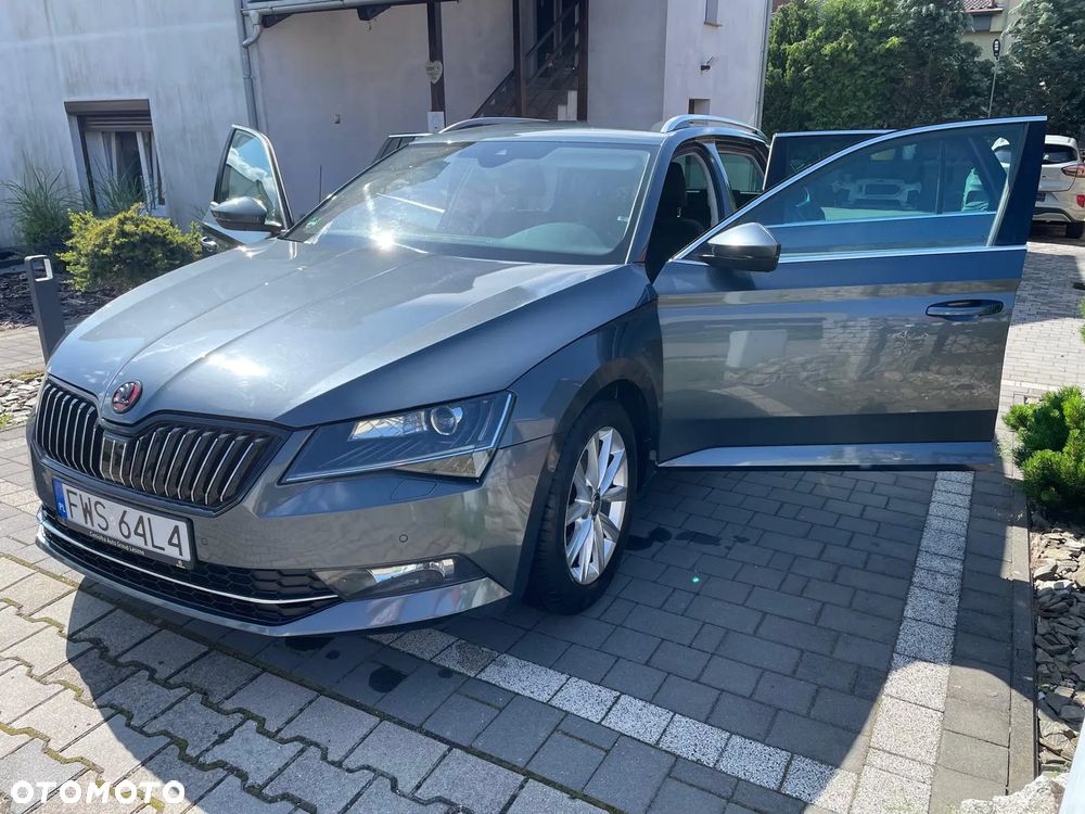 Skoda Superb Combi 2.0 TDI DSG Style - 10