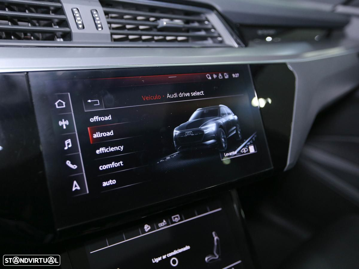 Audi e-tron 50 quattro S line - 24