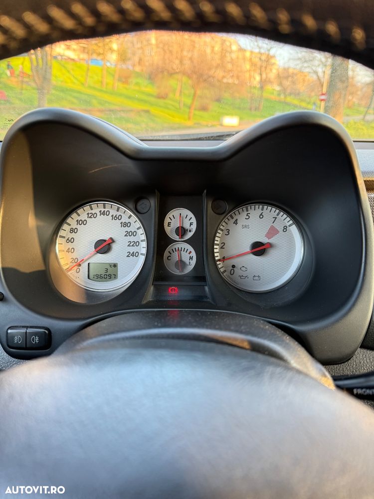 Mitsubishi Outlander 2.0 Turbo 4x4 - 12