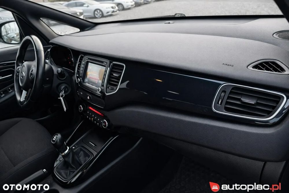 Kia Carens 1.6 GDI Dream Team Edition - 10