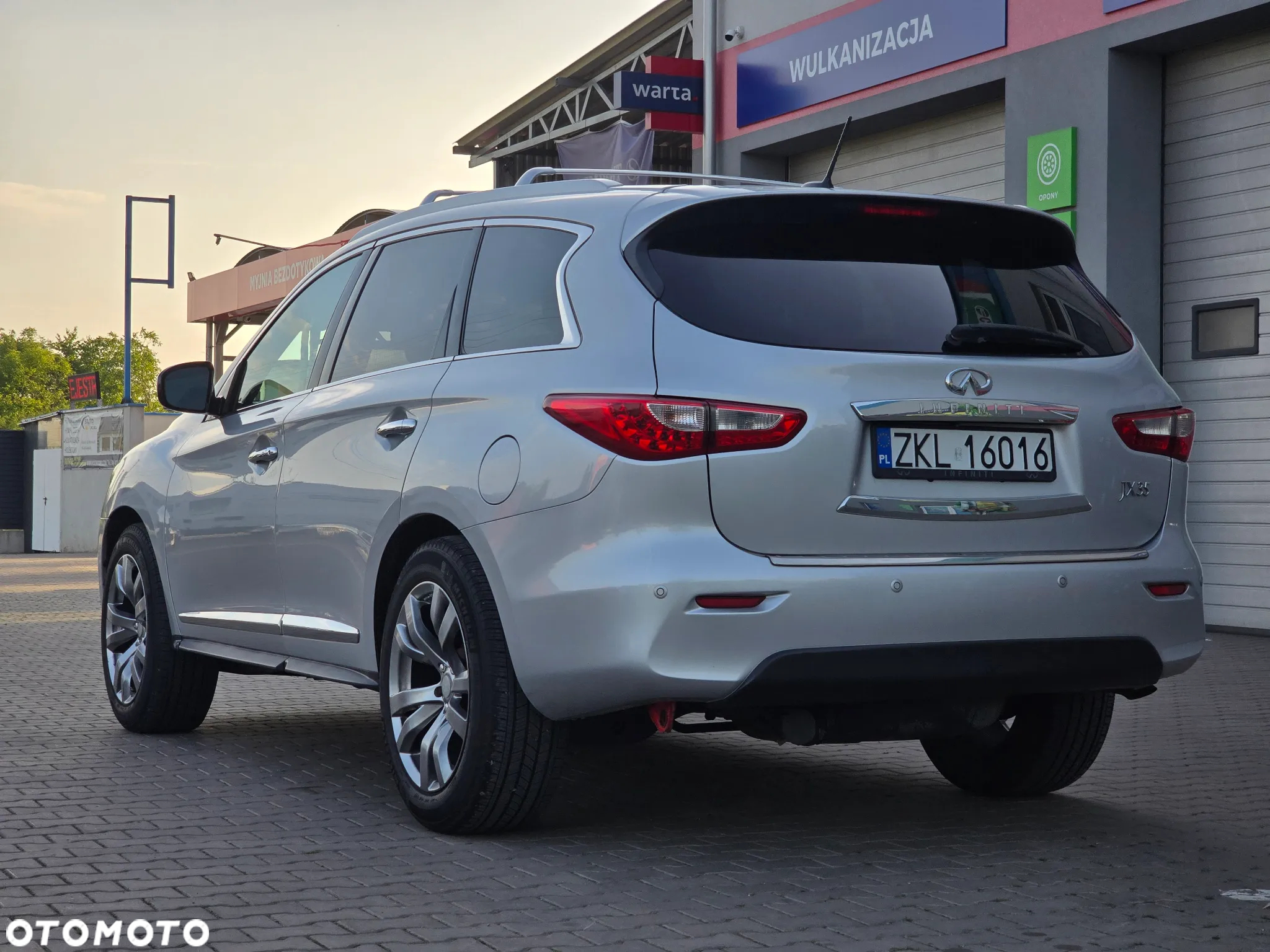 Infiniti QX60 3.5 Hi-Tech - 9