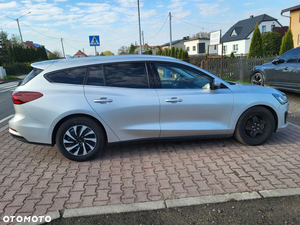 Ford Focus 1.0 EcoBoost Hybrid TITANIUM - 11