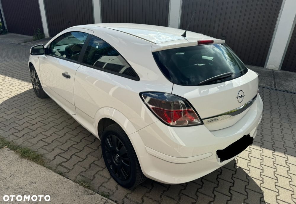 Opel Astra III GTC 1.4 Cosmo - 2