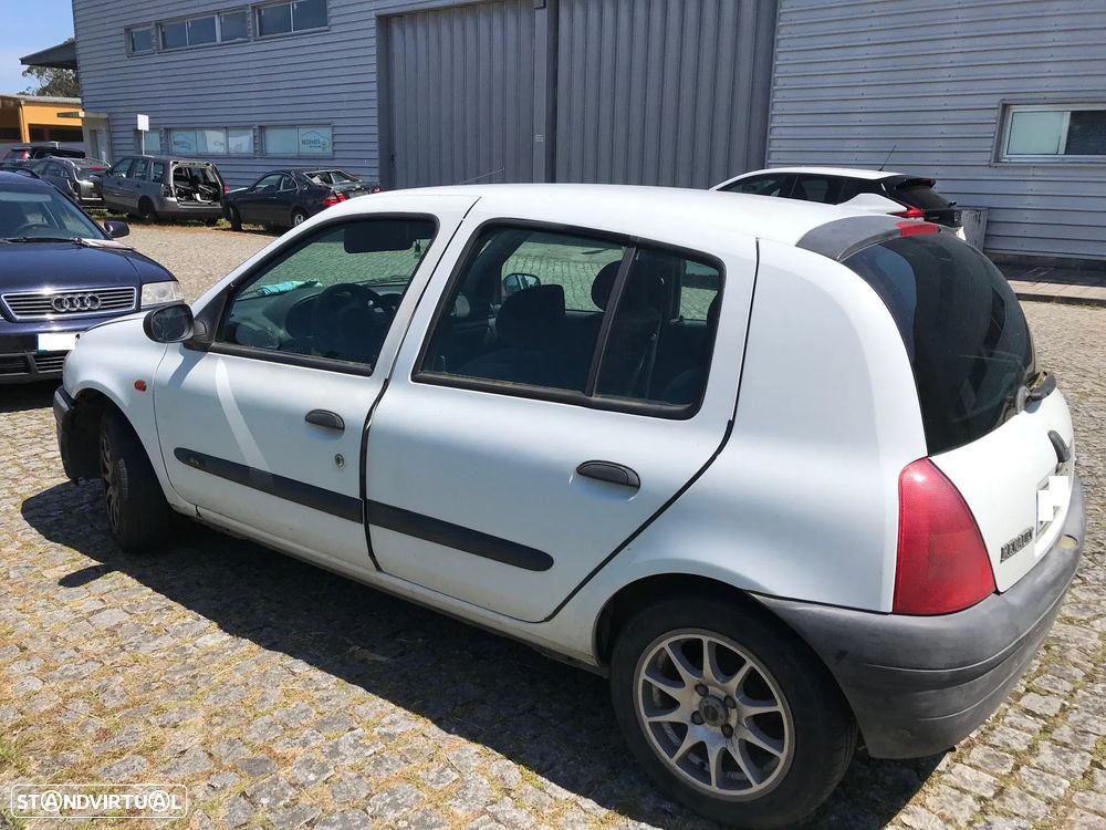 Renault Clio 1.2 5P 1999 - Para Peças - 9