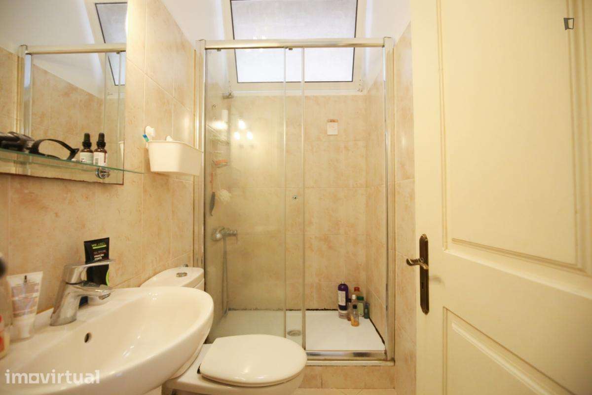 Quarto - localizado em Arroios Lisbon - Grande imagem: 5/7