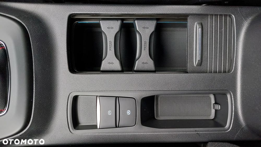 Ford Focus 1.0 EcoBoost ST-Line X - 24