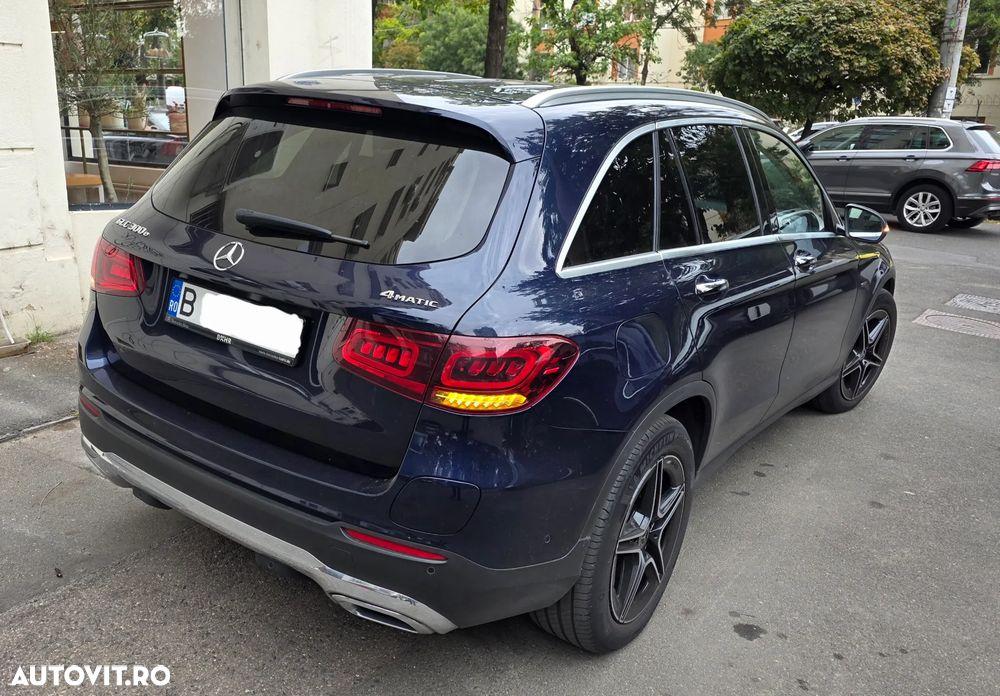 Mercedes-Benz GLC 300 e 4Matic 9G-TRONIC Exclusive - 2