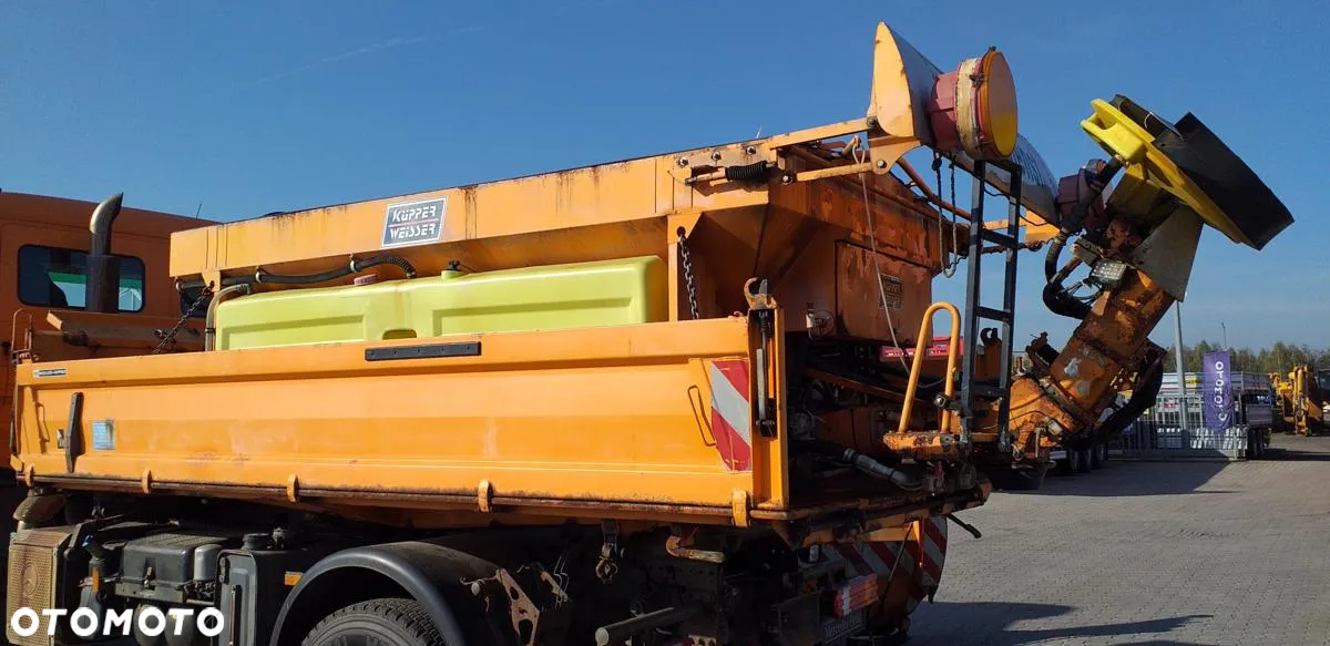 Mercedes-Benz SAMOCHÓD CIĘŻAROWY MERCEDES BENZ 1832 ACTROS - WYWROTKA Z PIASKARKO - SOLARKĄ I PŁUGAMI - 16