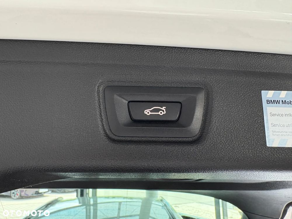 BMW Seria 3 330i xDrive M Sport sport - 32