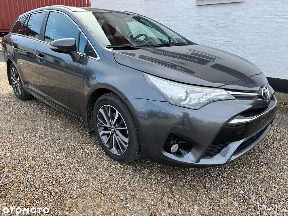 Toyota Avensis 1.8 Executive - 1