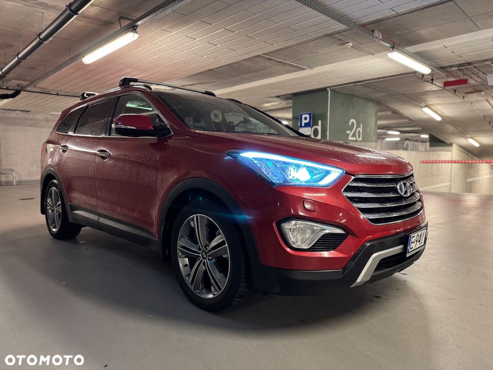 Hyundai Grand Santa Fe - 13