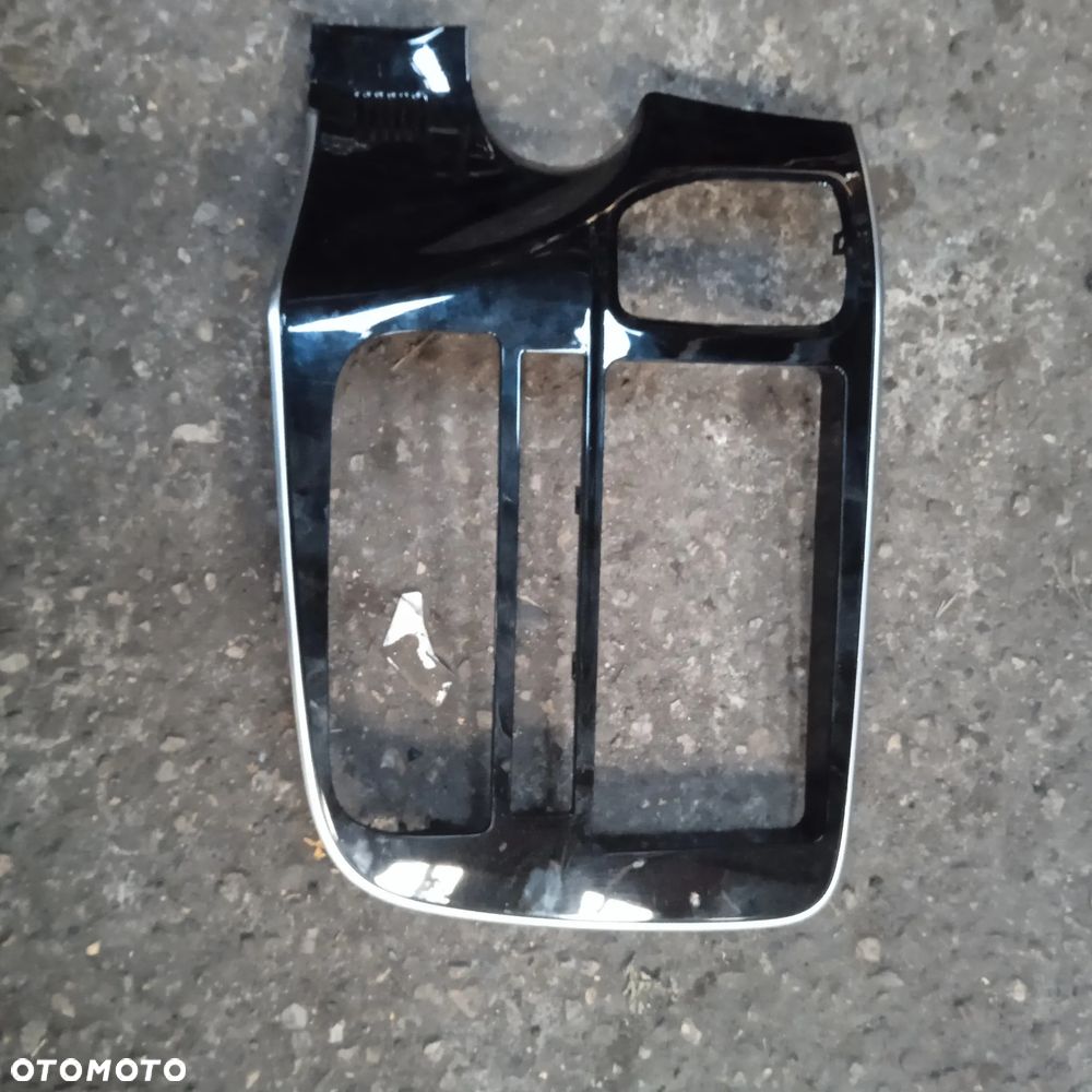 Ramka radia Outlander III 8002B - 1