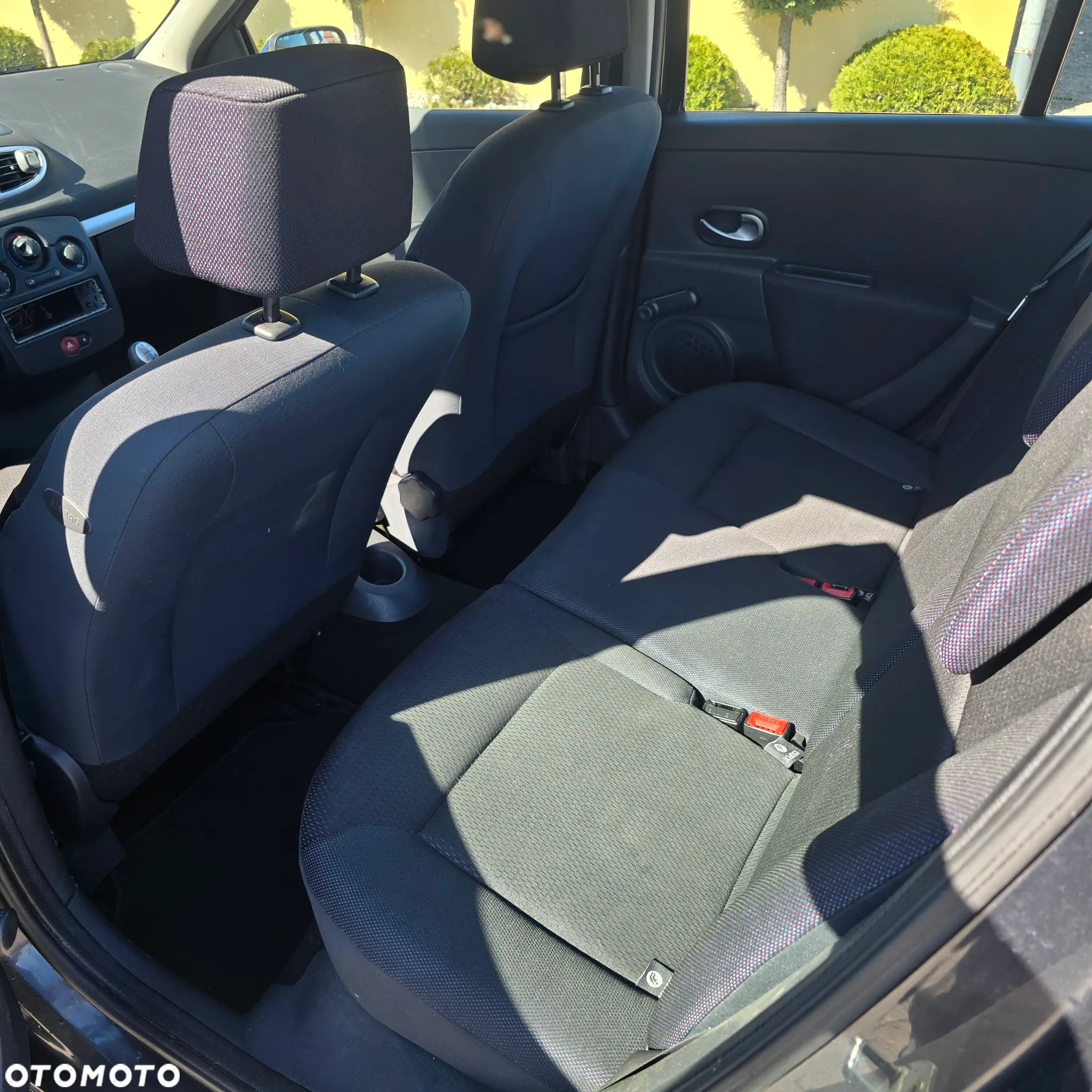 Renault Clio 1.2 16V 75 Dynamique - 10