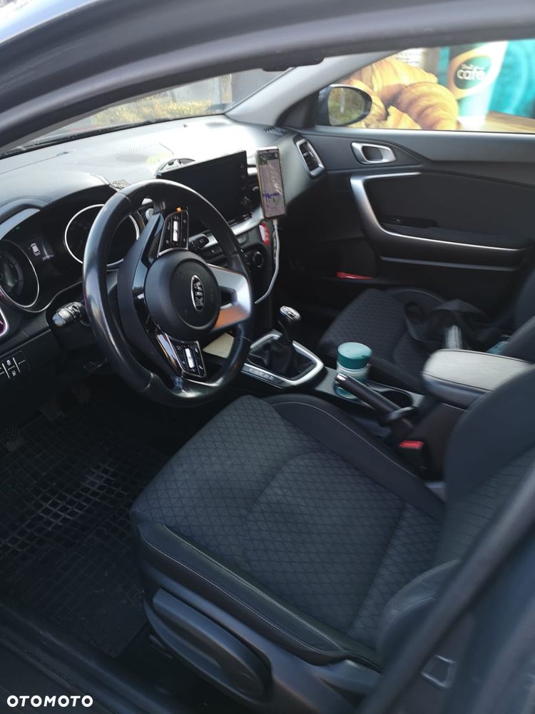 Kia Ceed - 4