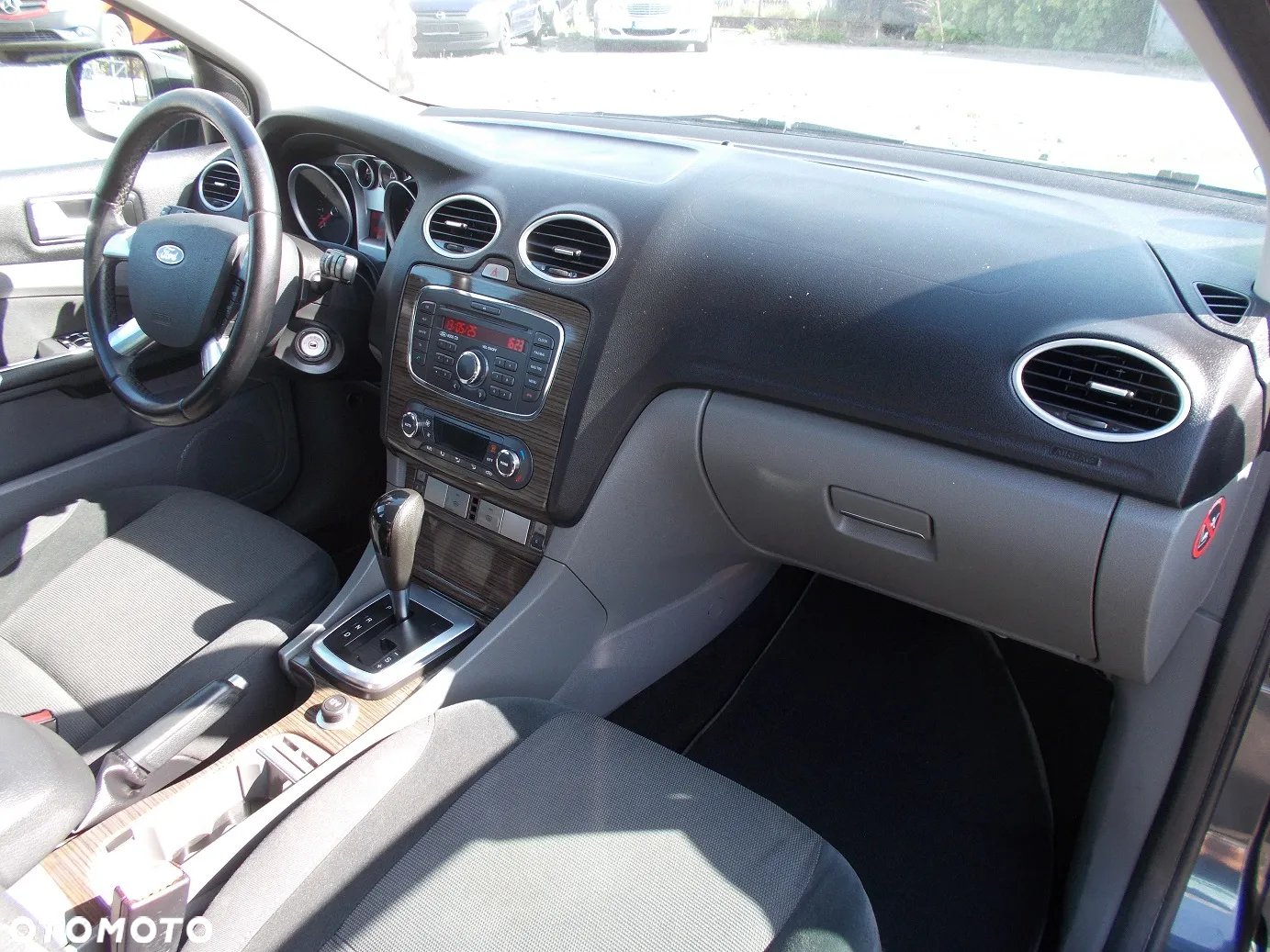 Ford Focus Turnier 2.0 16V Ghia - 13