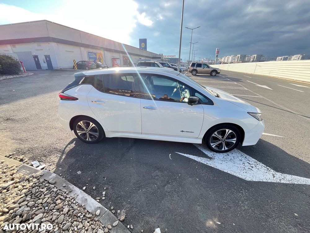 Nissan LEAF Tekna - 2