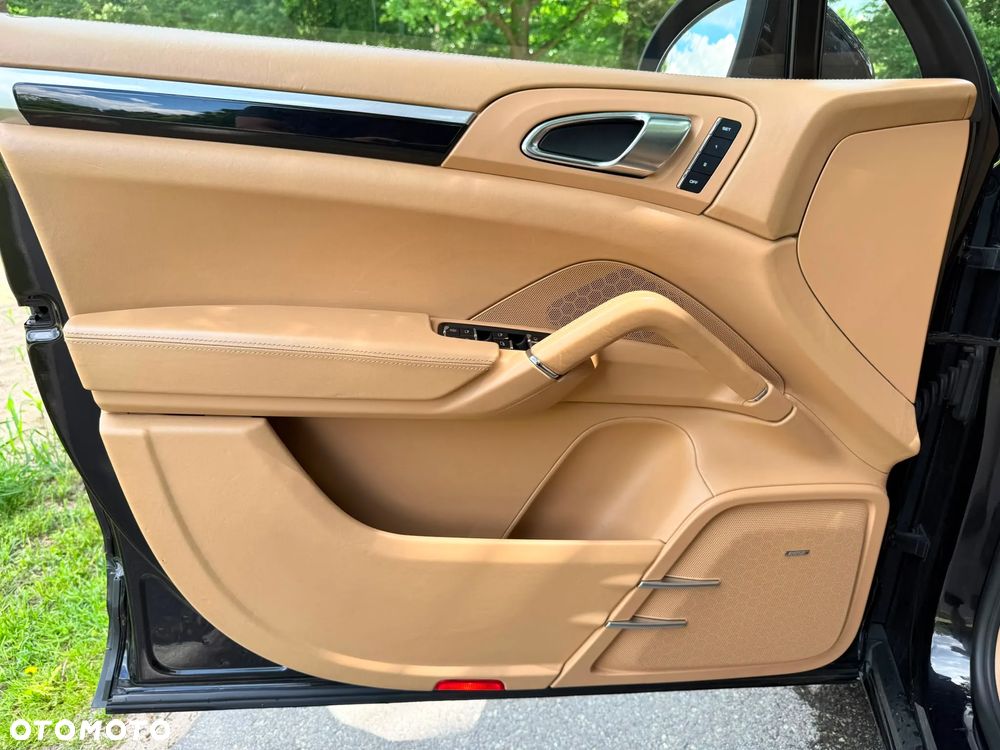 Porsche Cayenne Tiptronic S - 9