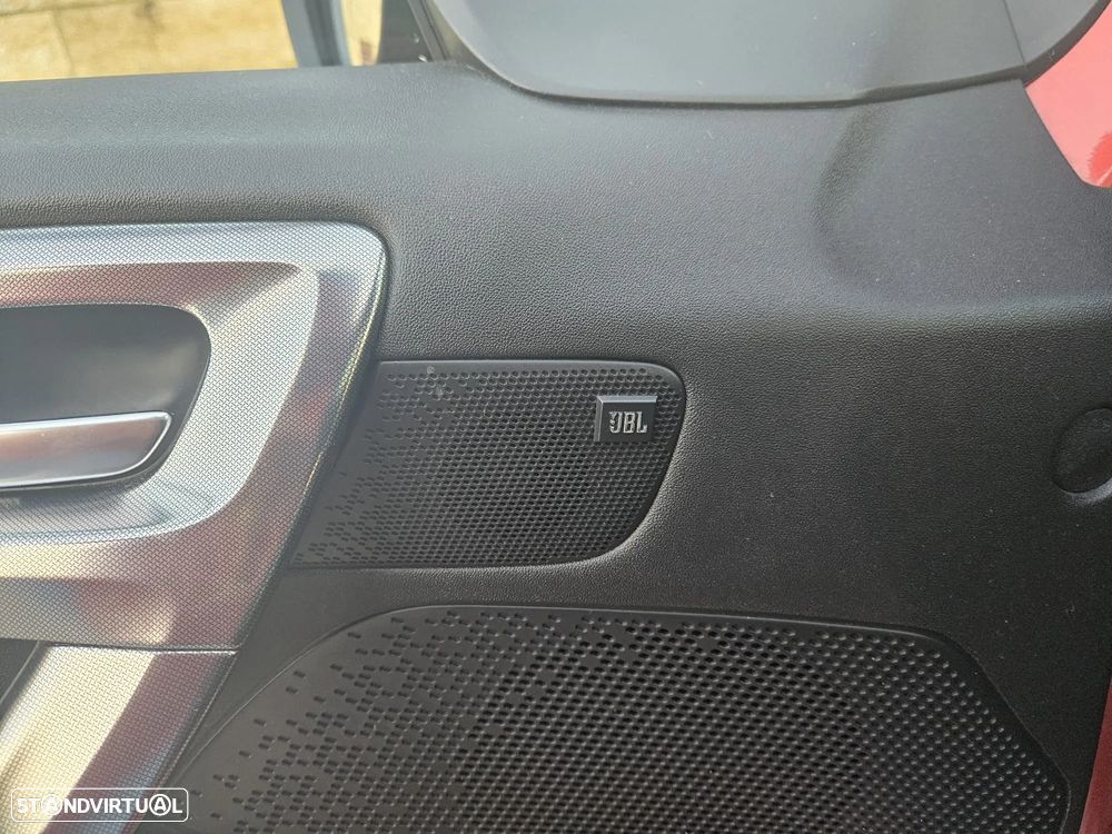 Peugeot 2008 1.2 PureTech Allure EAT6 - 13
