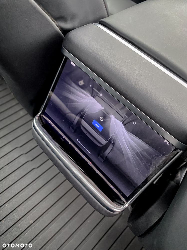 Tesla Model S - 13