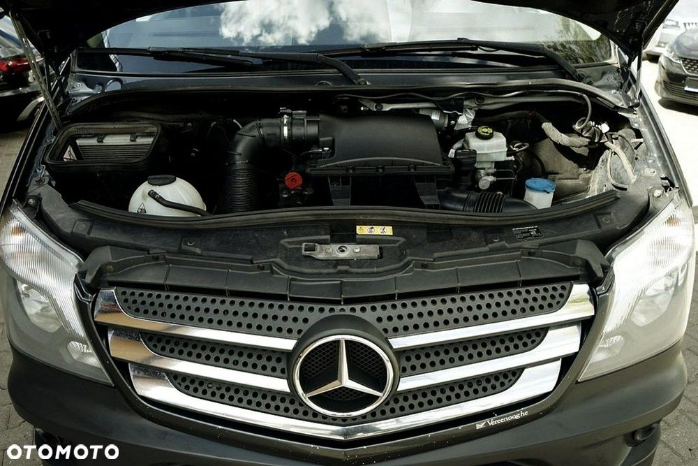 Mercedes-Benz Sprinter - 13