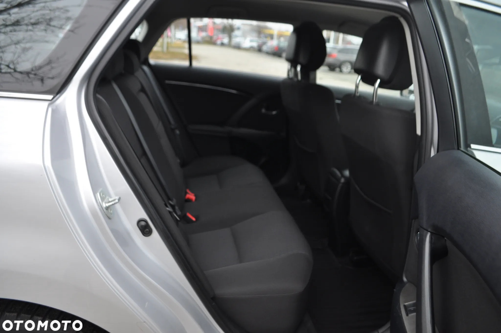 Toyota Avensis 1.8 Active - 18