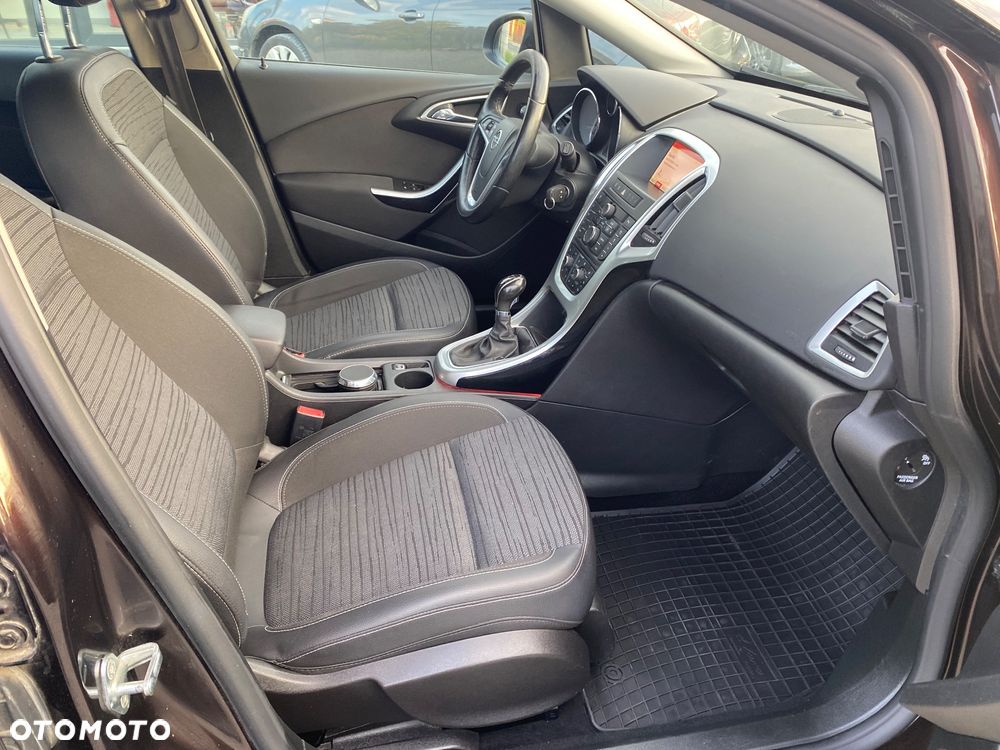 Opel Astra 1.4 Turbo Color Edition - 26