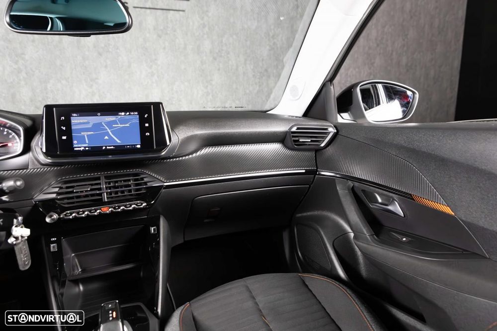 Peugeot 2008 1.5 BlueHDi Allure Pack EAT8 - 34