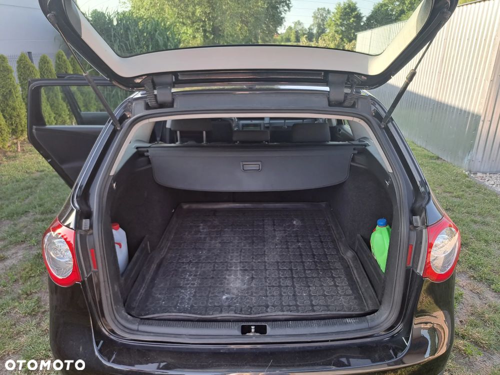Volkswagen Passat - 12