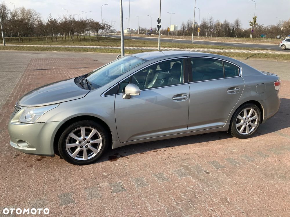 Toyota Avensis 2.0 D-4D 2010 - 4