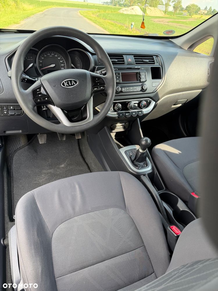 Kia Rio - 17