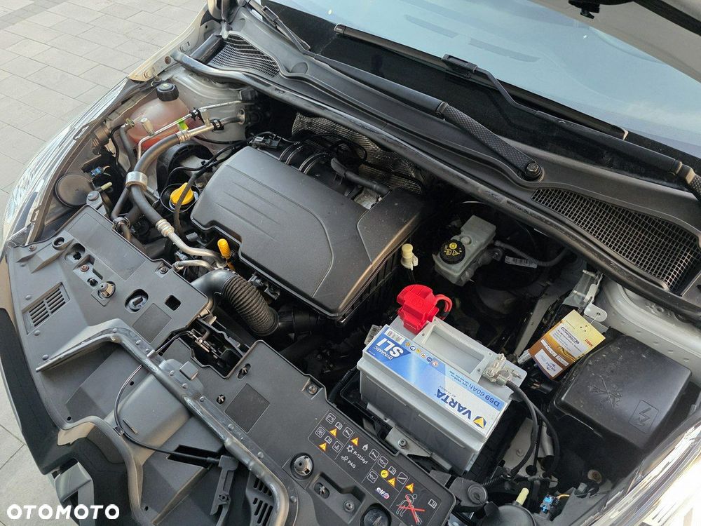 Renault Clio 1.2 16V 75 LIMITED - 10