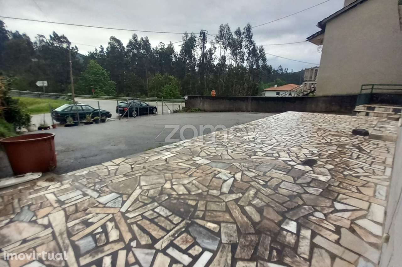 Moradia com Restaurante Pronto a Funcionar - Grande imagem: 3/41