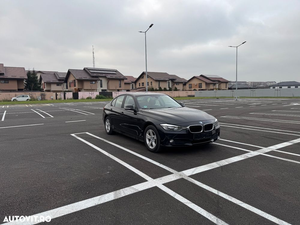 BMW Seria 3 318d Aut. Luxury Line - 14