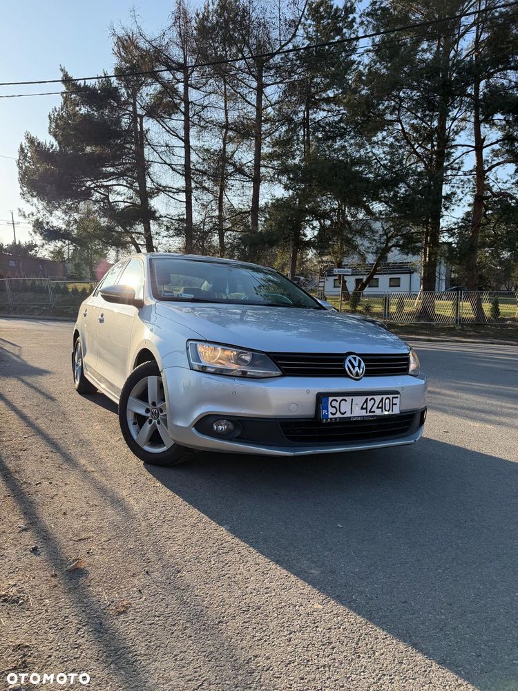 Volkswagen Jetta - 4