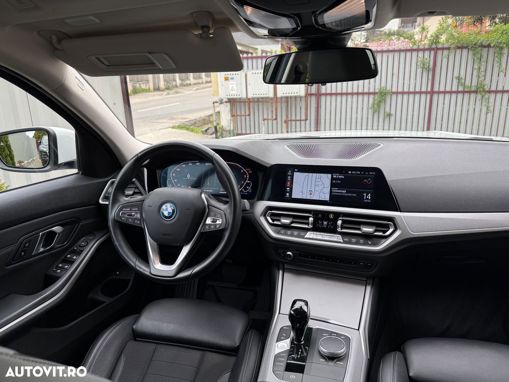 BMW Seria 3 330e xDrive Aut. Sport Line - 17