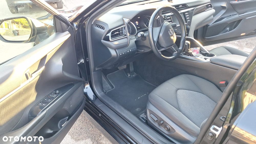 Toyota Camry - 8