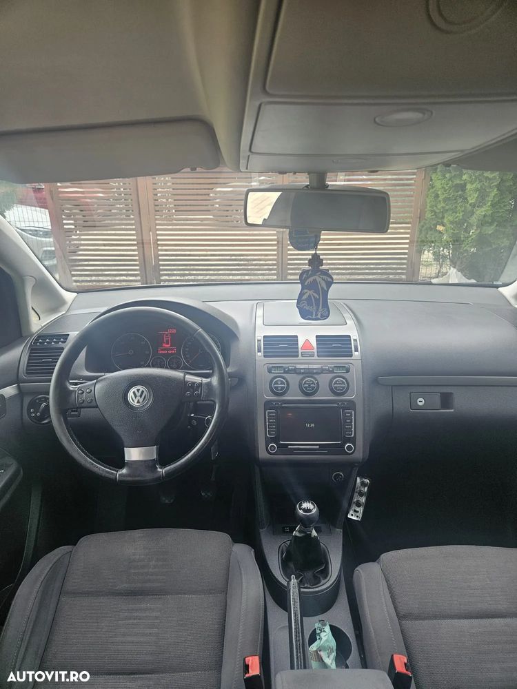 Volkswagen Touran 2.0TDI Highline - 3