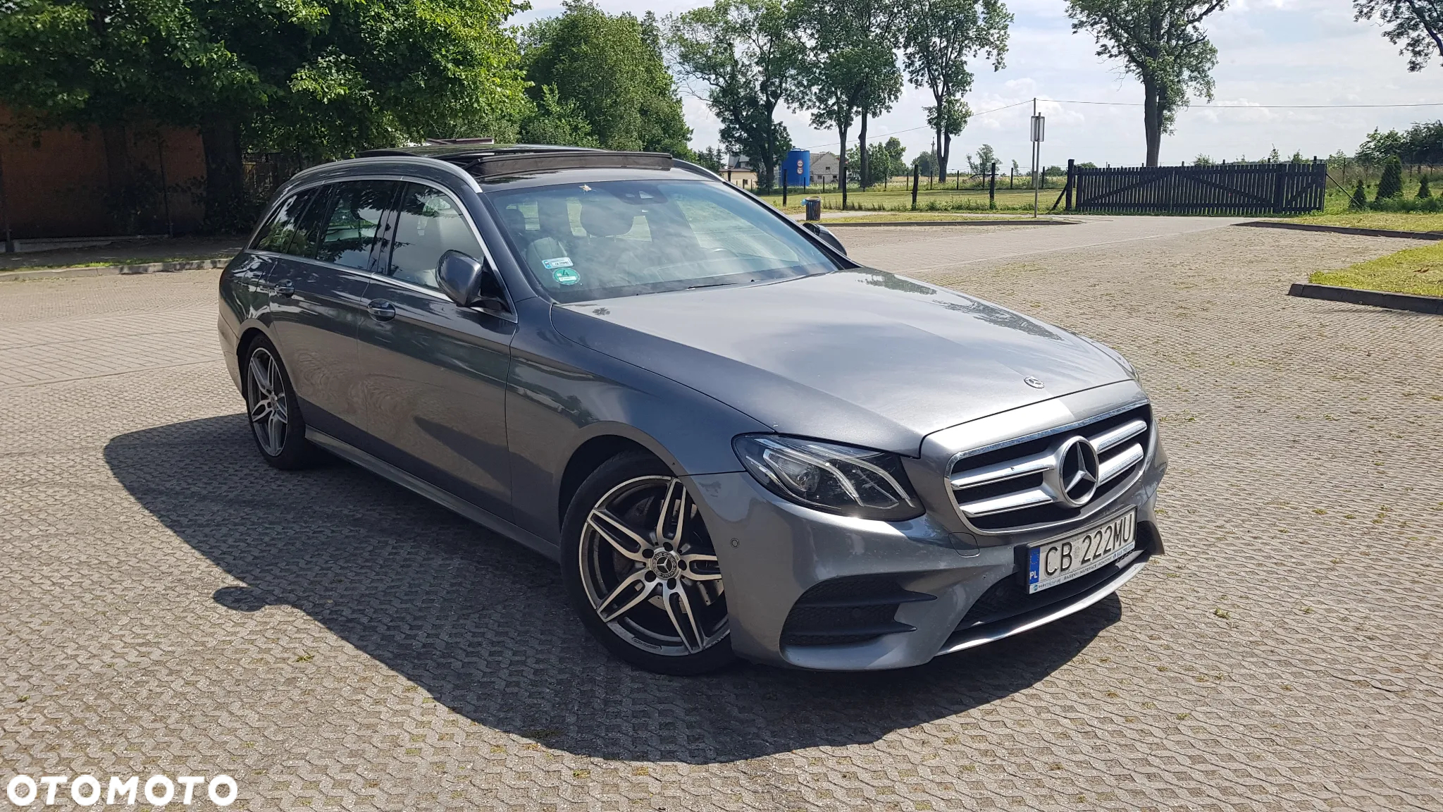 Mercedes-Benz Klasa E 220 d T 9G-TRONIC AMG Line - 4