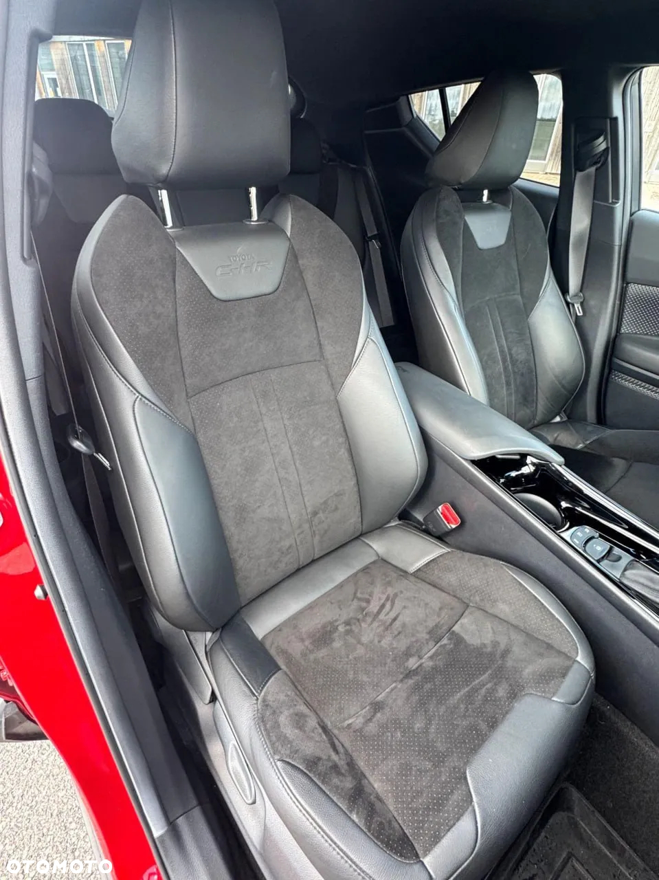 Toyota C-HR Hybrid Lounge - 20