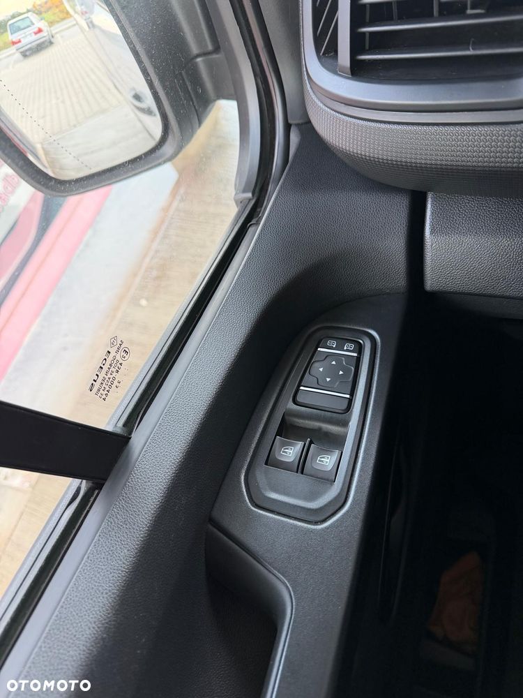 Renault Trafic - 24