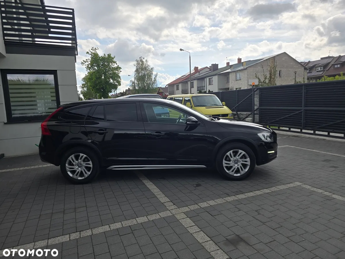 Volvo V60 Cross Country D3 Geartronic Momentum - 4