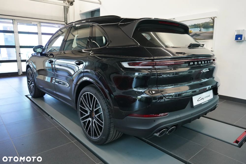 Porsche Cayenne Standard - 2