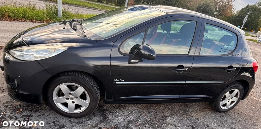 Peugeot 207 2011 photo 3
