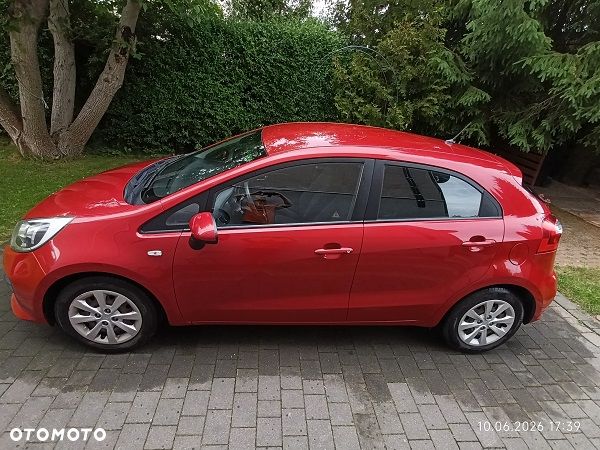 Kia Rio 1.2 L - 1