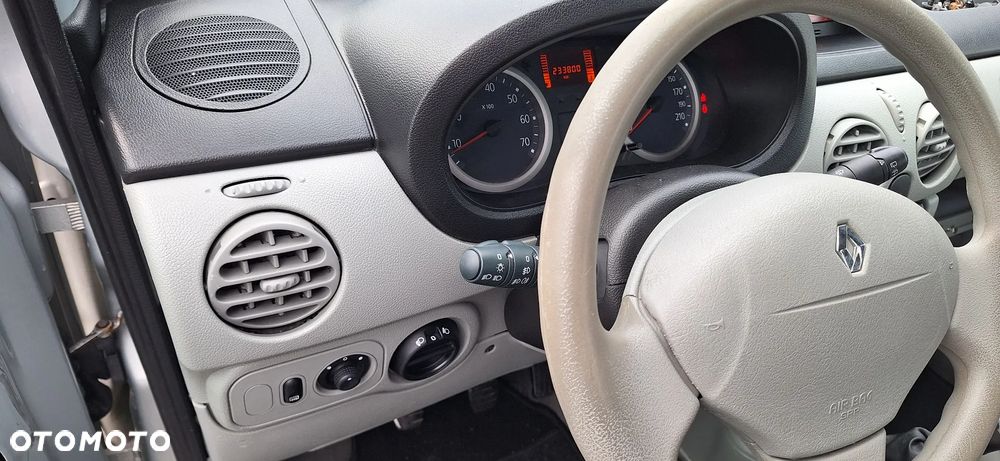 Renault Kangoo 1.6 16V Privilege - 9