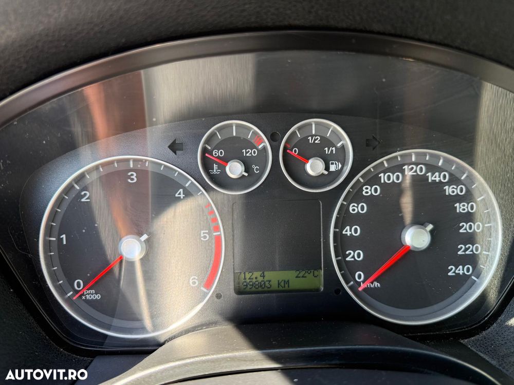 Ford Focus 2.0 TDCi Ghia - 12